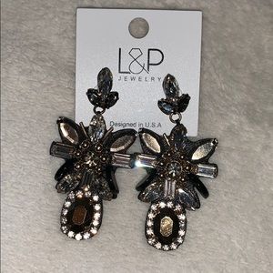 Beautiful and detailed earrings !
